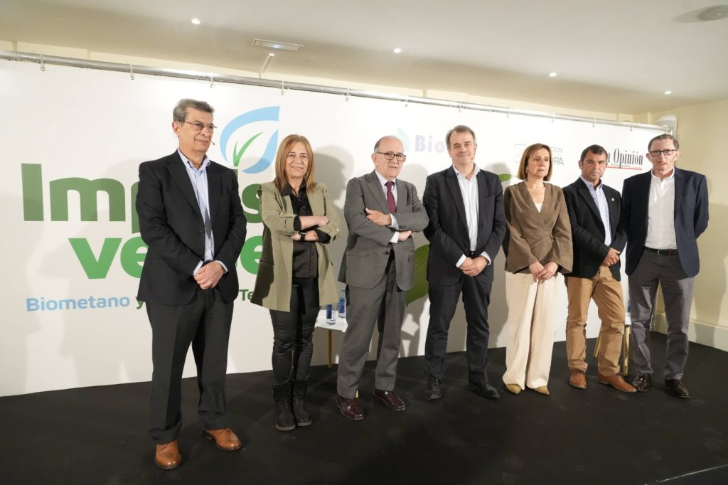 Francisco Repullo (Aebig), Begoña Galache (La Opinión de Zamora), Jose Manuel Jiménez (Junta de Castilla y León), Manuel Alonso (Biorig), Carmela Rodríguez (Junta de Castilla y León), Antonio Medina (Asaja) and Antonio Morán (professor at the University of León).